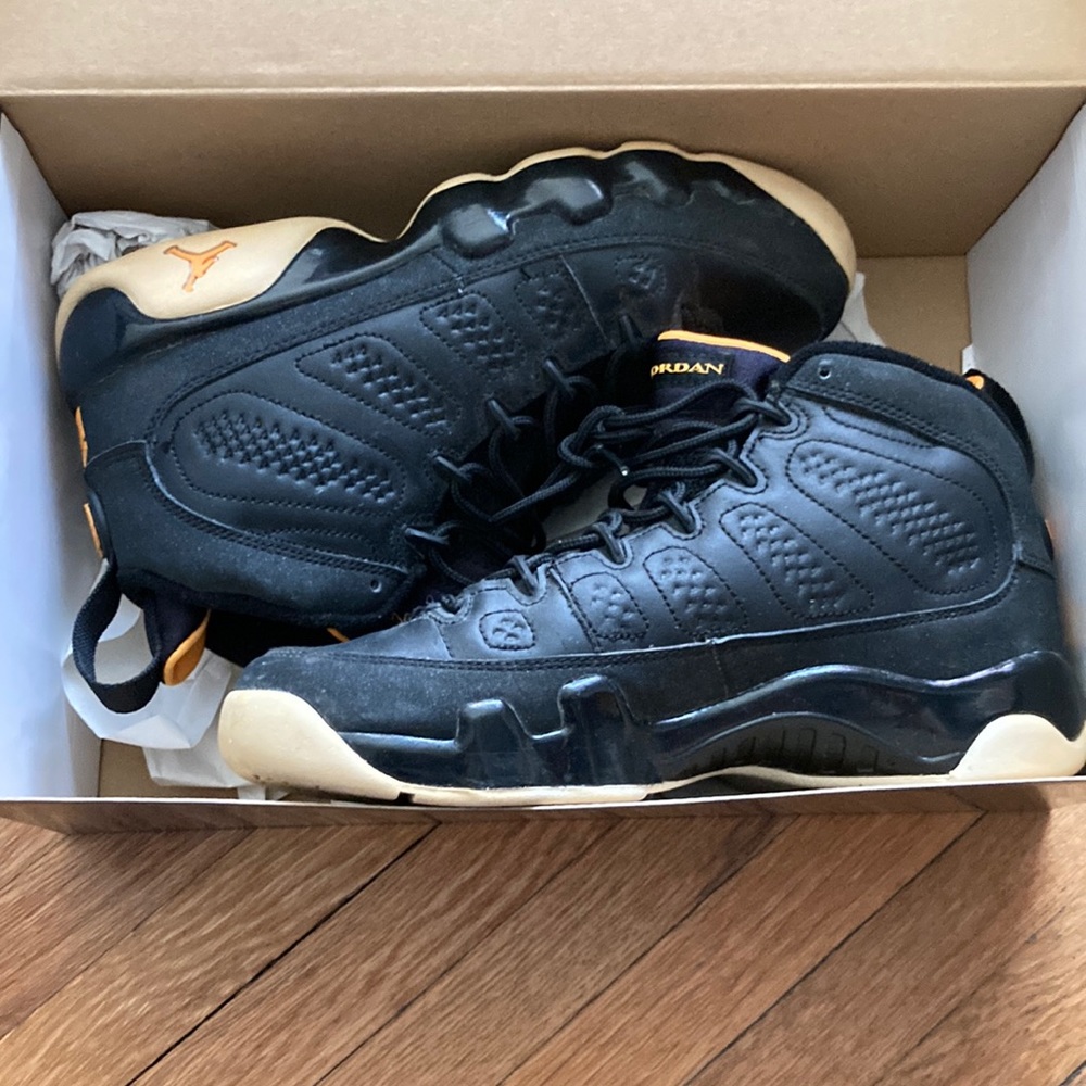 Air Jordan Retro 9 Sneakers 5Y